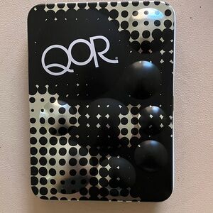 QOR Black and Silver watercolor box with 12 empty half pans